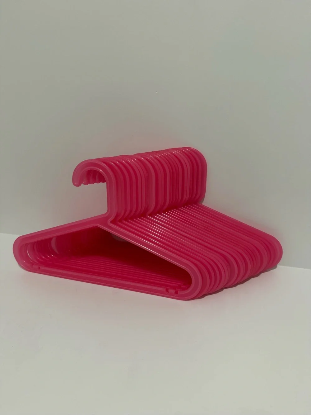 IKEA BAGIS Childrens Clothes Hangers Anna Efverlund Neon Pink set of 21